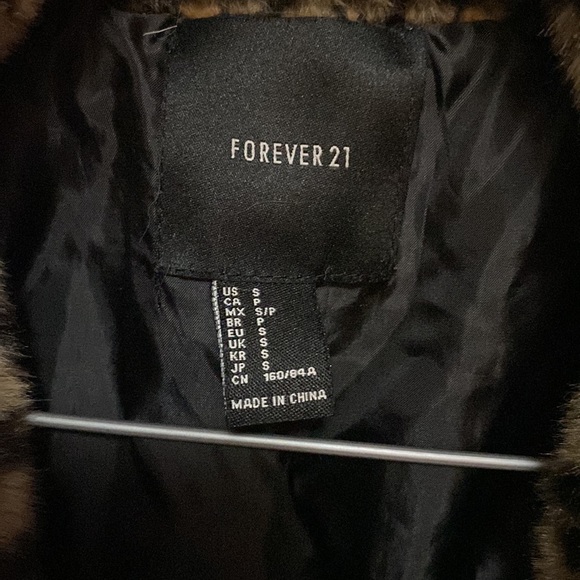 Forever 21 faux fur leopard 3/4 sleeve jacket - Picture 7 of 8